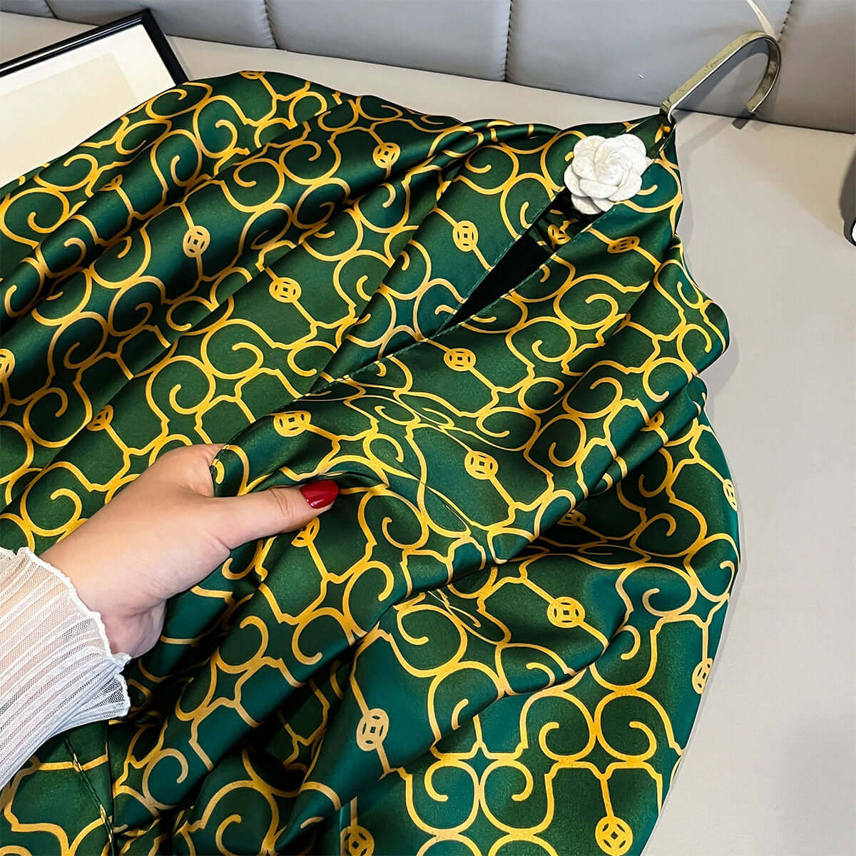 Chal verde elegante y versátil para mujer