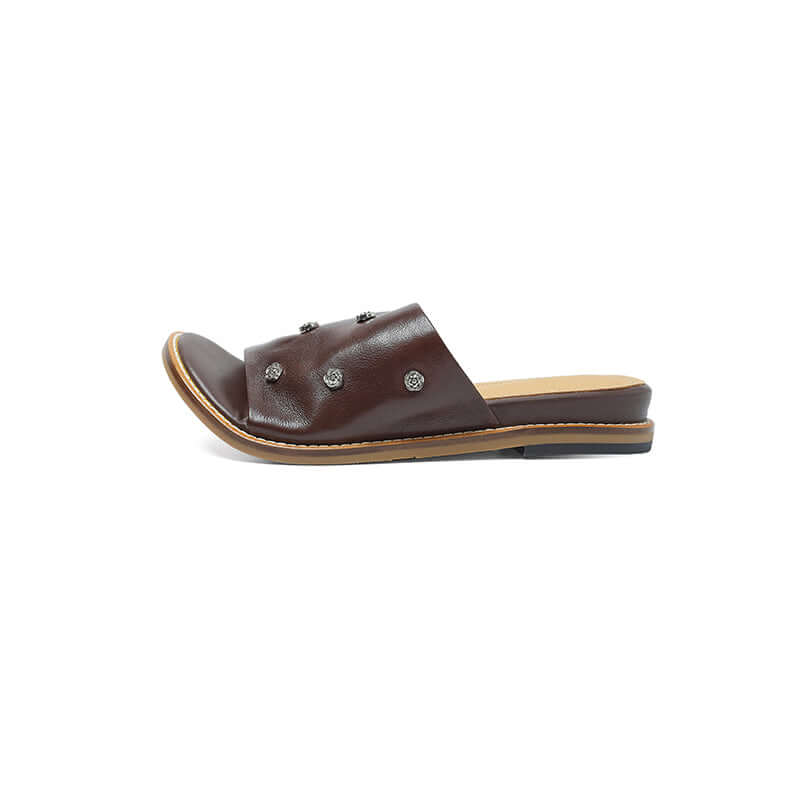Sandalias de diapositiva con tachuelas para mujer