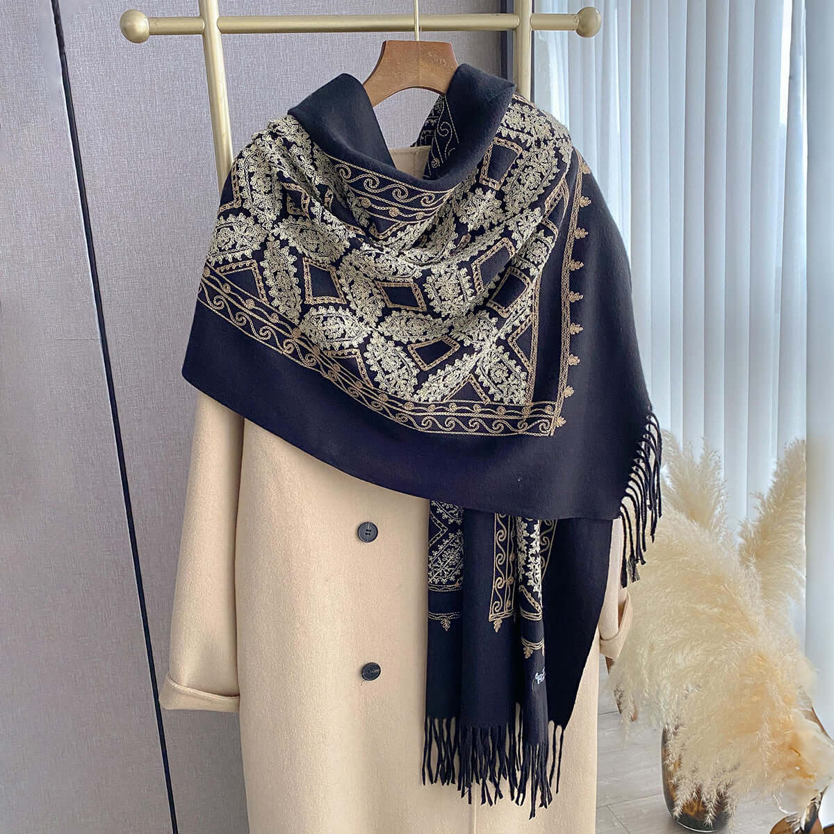 Chal bordado con borlas colgantes de jacquard para mujer