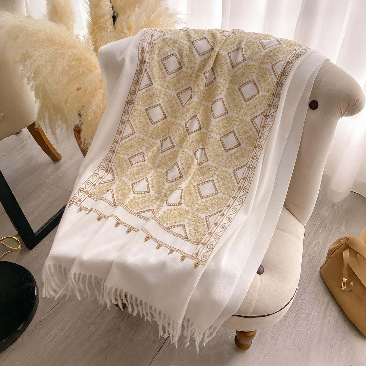 Chal bordado con borlas colgantes de jacquard para mujer